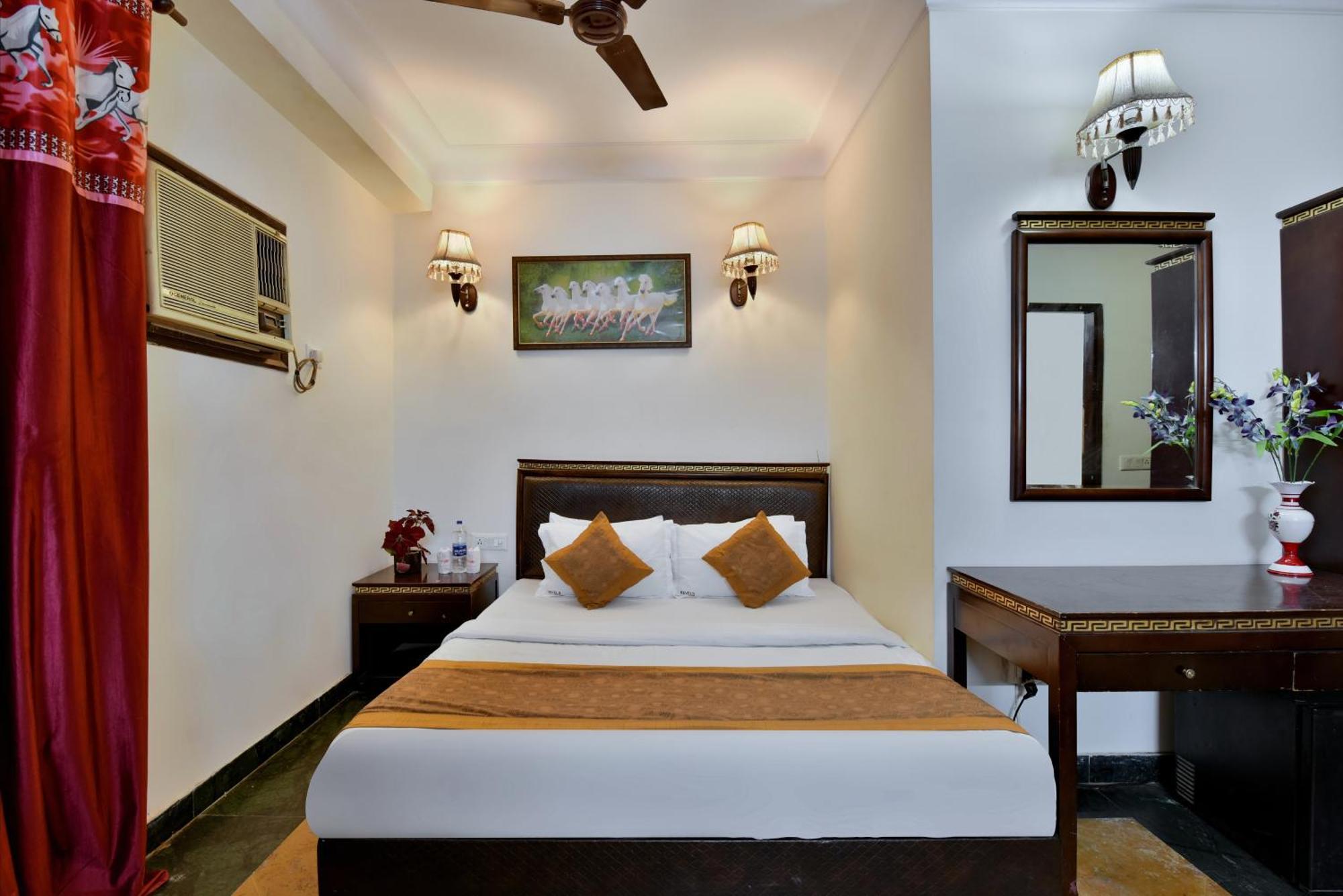 Hotel Express New Delhi Exterior photo