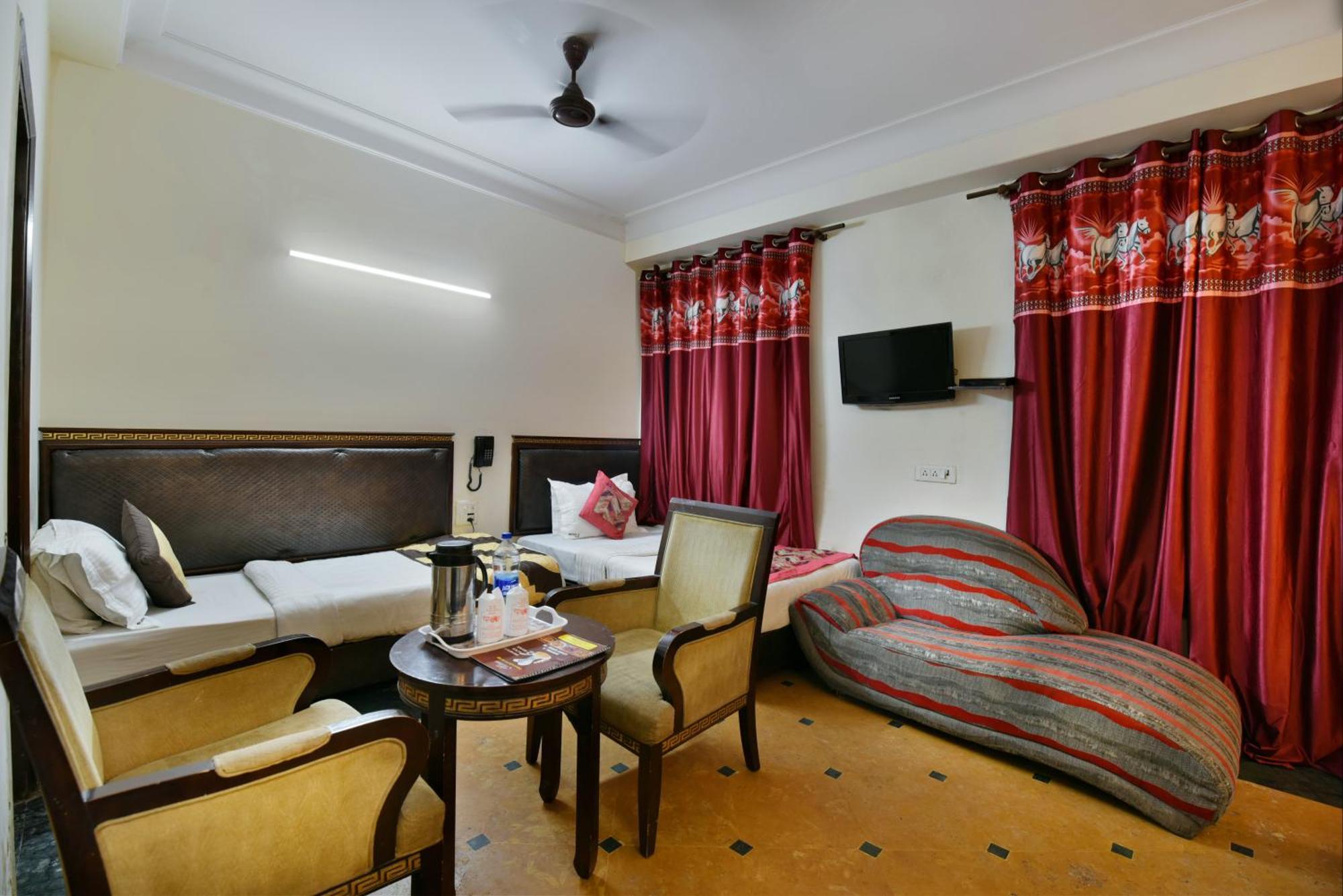 Hotel Express New Delhi Exterior photo